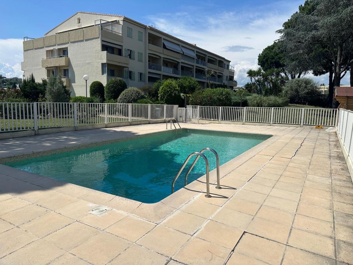 Studio Calme Dernier Etage Antibes Exterior photo