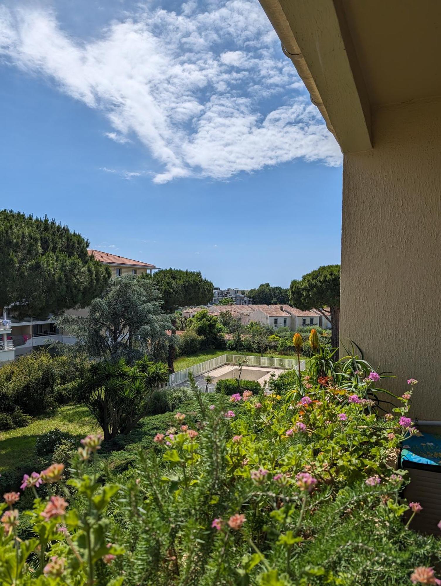 Studio Calme Dernier Etage Antibes Exterior photo